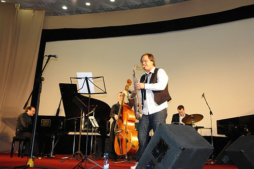 Джазовый фестиваль Весна в Суздале 2008: Трио Даниила Крамера и Антон Румянцев (саксофон)